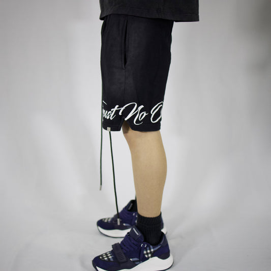 𝓣𝓻𝓾𝓼𝓽 𝓝𝓸 𝓞𝓷𝓮 short