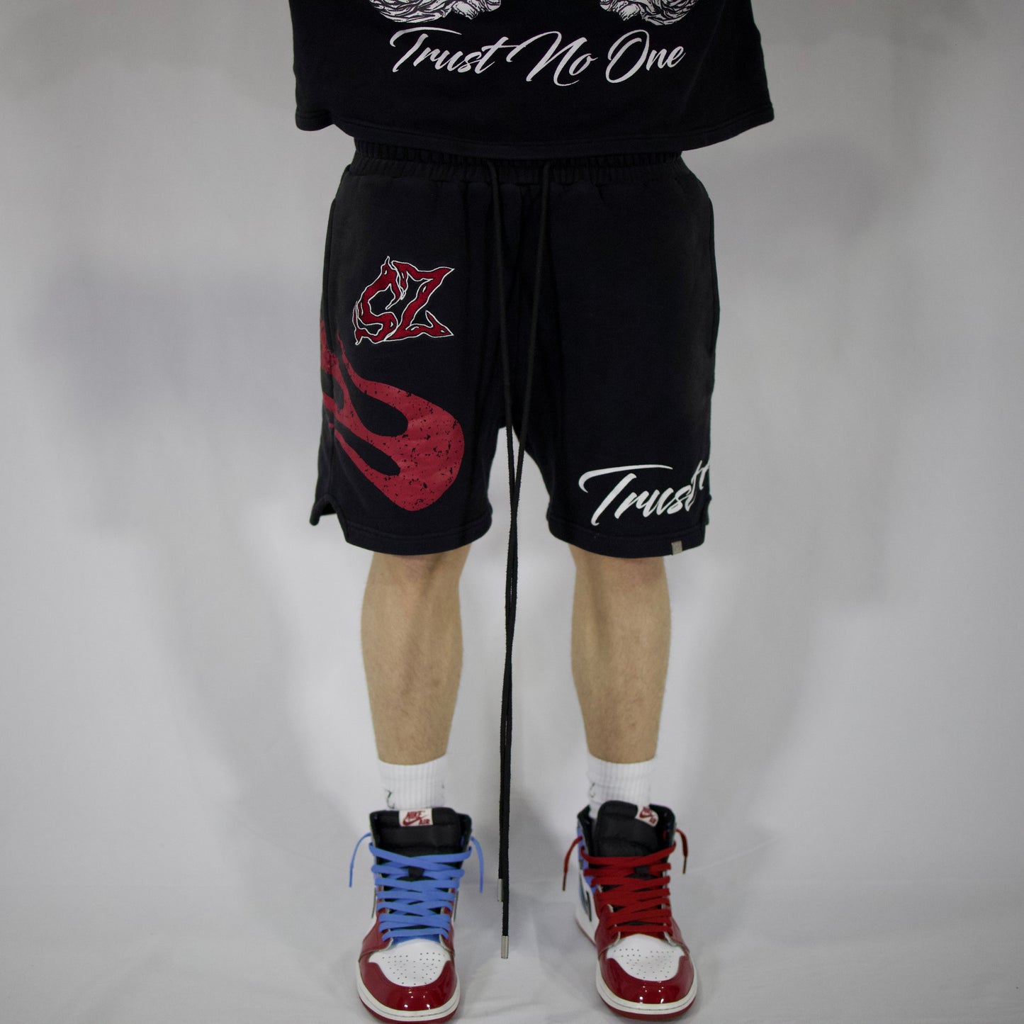 𝓣𝓻𝓾𝓼𝓽 𝓝𝓸 𝓞𝓷𝓮 short