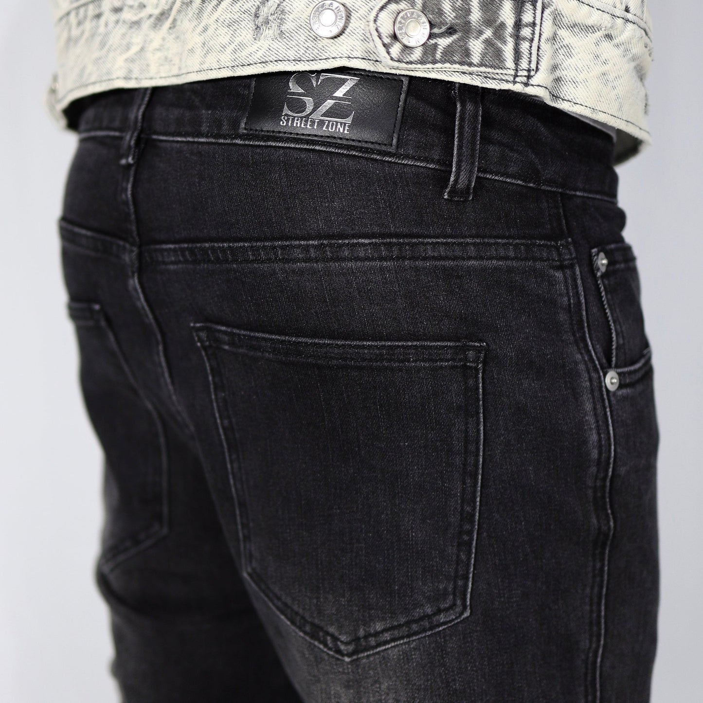𝓢𝓽𝓻𝓮𝓮𝓽𝓩𝓸𝓷𝓮 flare jeans