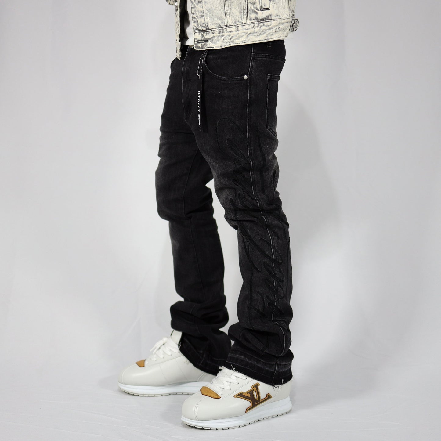 𝓢𝓽𝓻𝓮𝓮𝓽𝓩𝓸𝓷𝓮 flare jeans