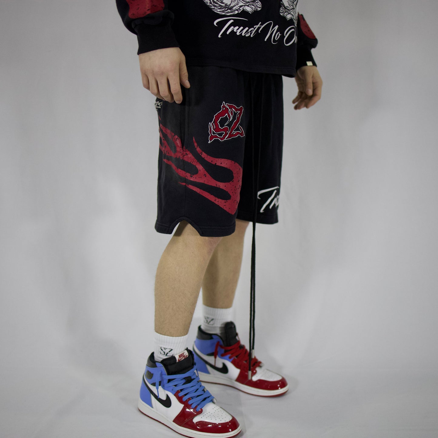 𝓣𝓻𝓾𝓼𝓽 𝓝𝓸 𝓞𝓷𝓮 short