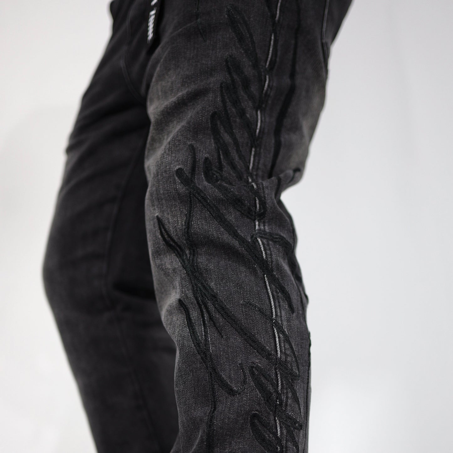 𝓢𝓽𝓻𝓮𝓮𝓽𝓩𝓸𝓷𝓮 flare jeans