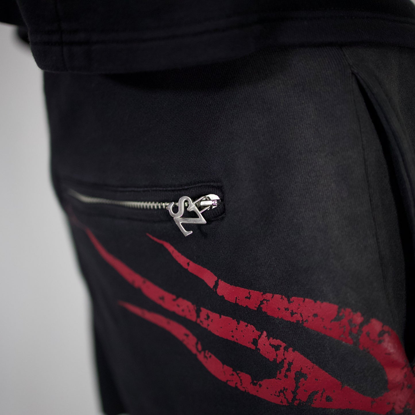 𝓣𝓻𝓾𝓼𝓽 𝓝𝓸 𝓞𝓷𝓮 short