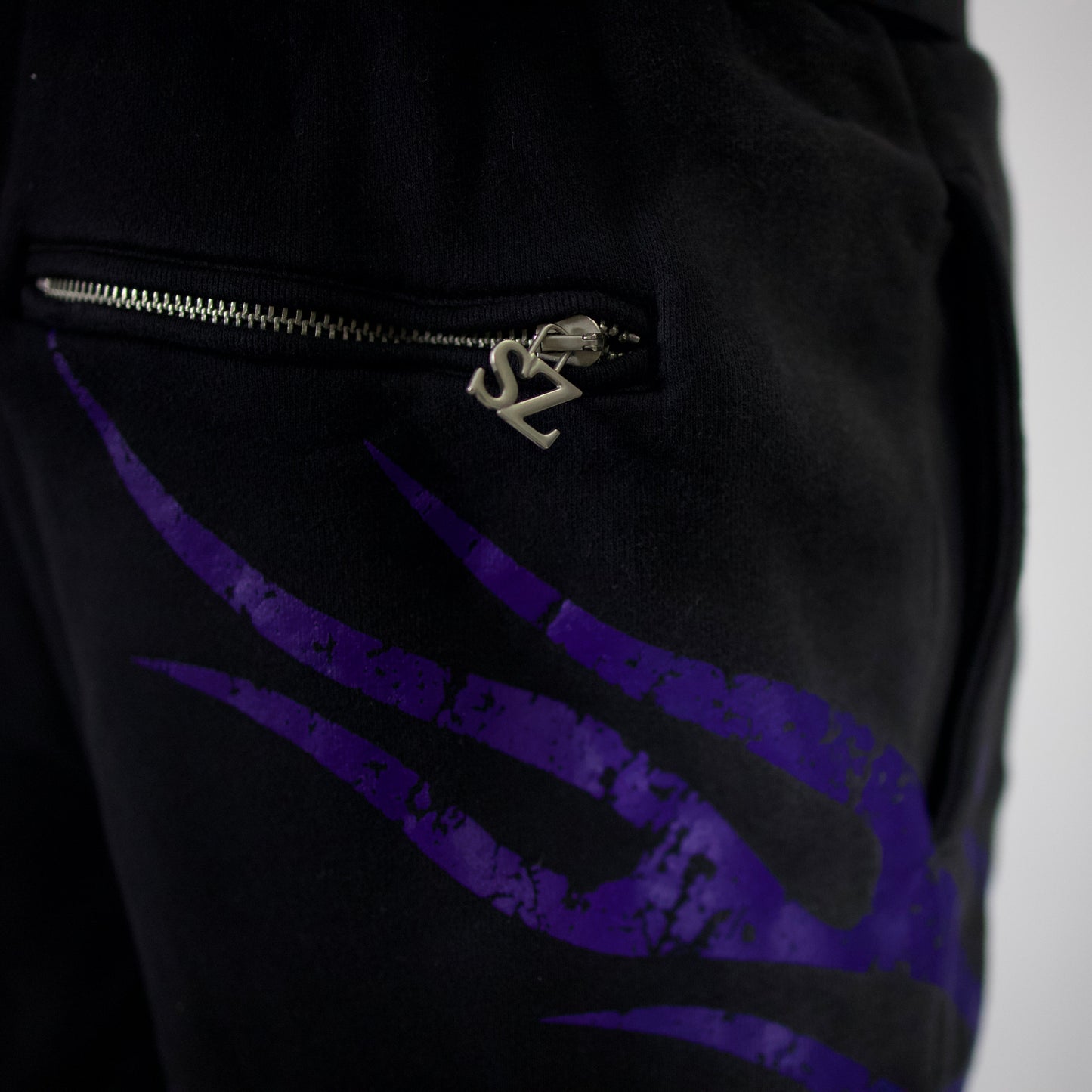 𝓣𝓻𝓾𝓼𝓽 𝓝𝓸 𝓞𝓷𝓮 short