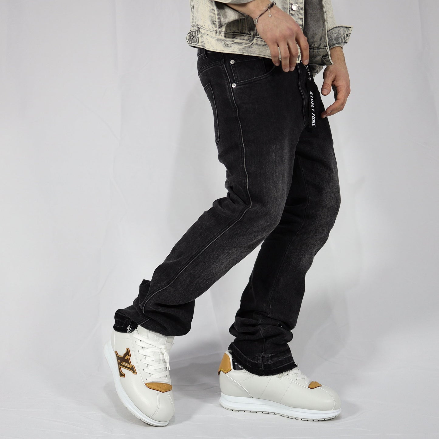 𝓢𝓽𝓻𝓮𝓮𝓽𝓩𝓸𝓷𝓮 flare jeans