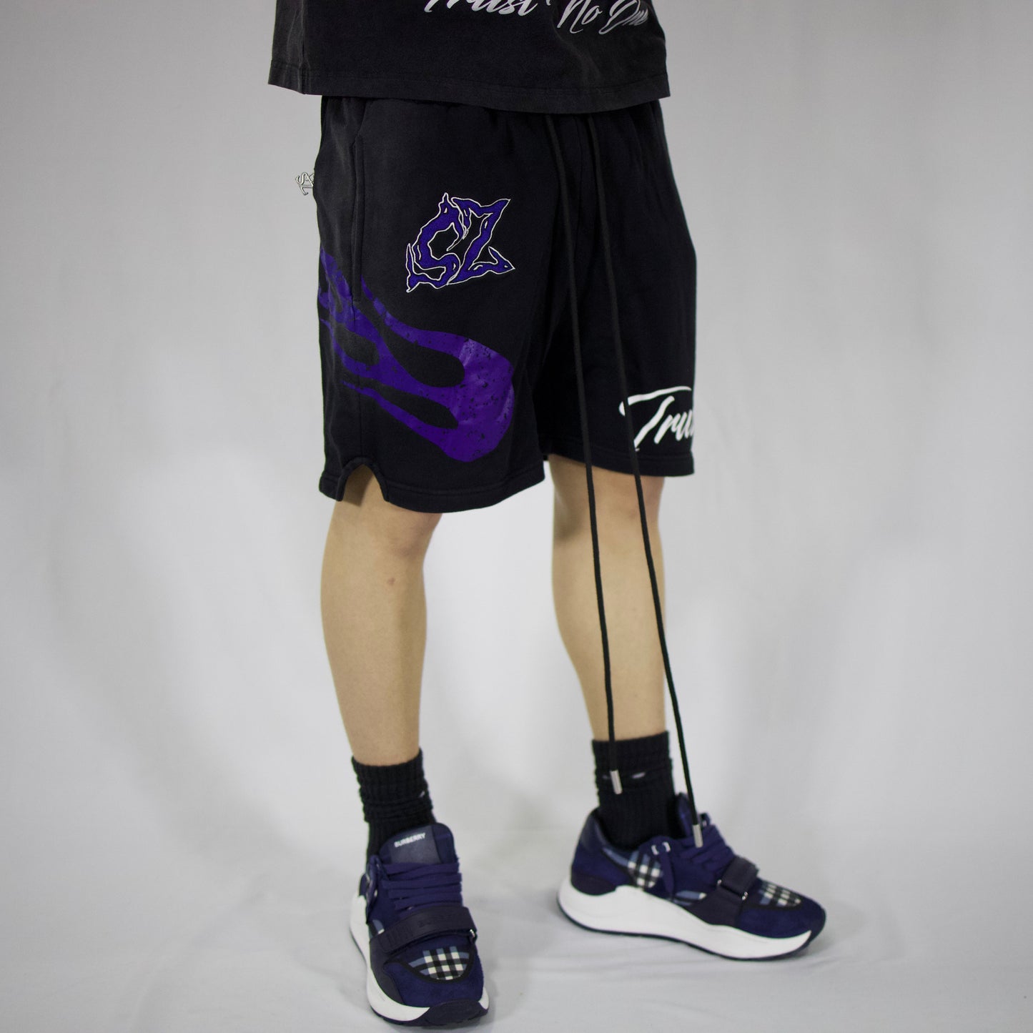 𝓣𝓻𝓾𝓼𝓽 𝓝𝓸 𝓞𝓷𝓮 short