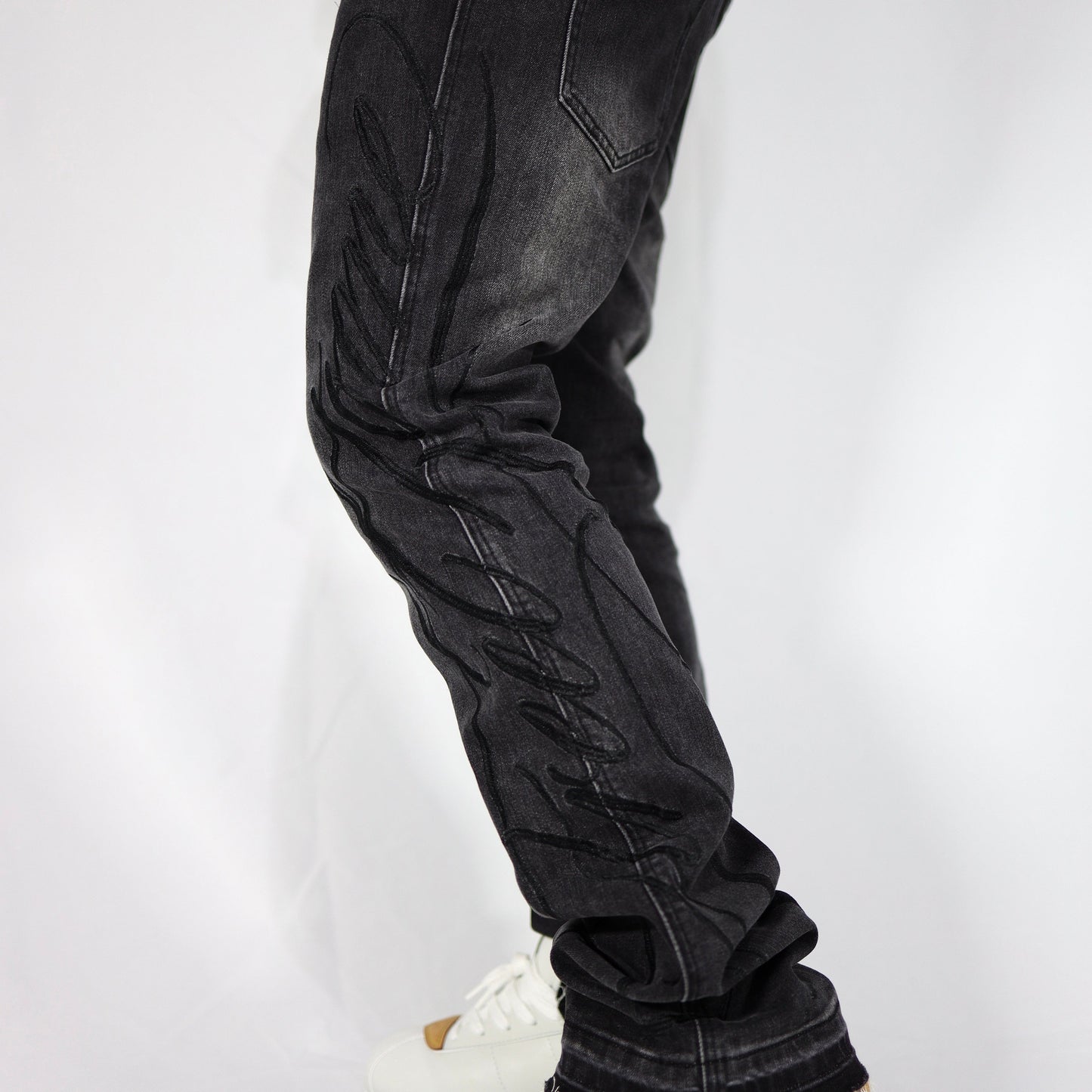 𝓢𝓽𝓻𝓮𝓮𝓽𝓩𝓸𝓷𝓮 flare jeans