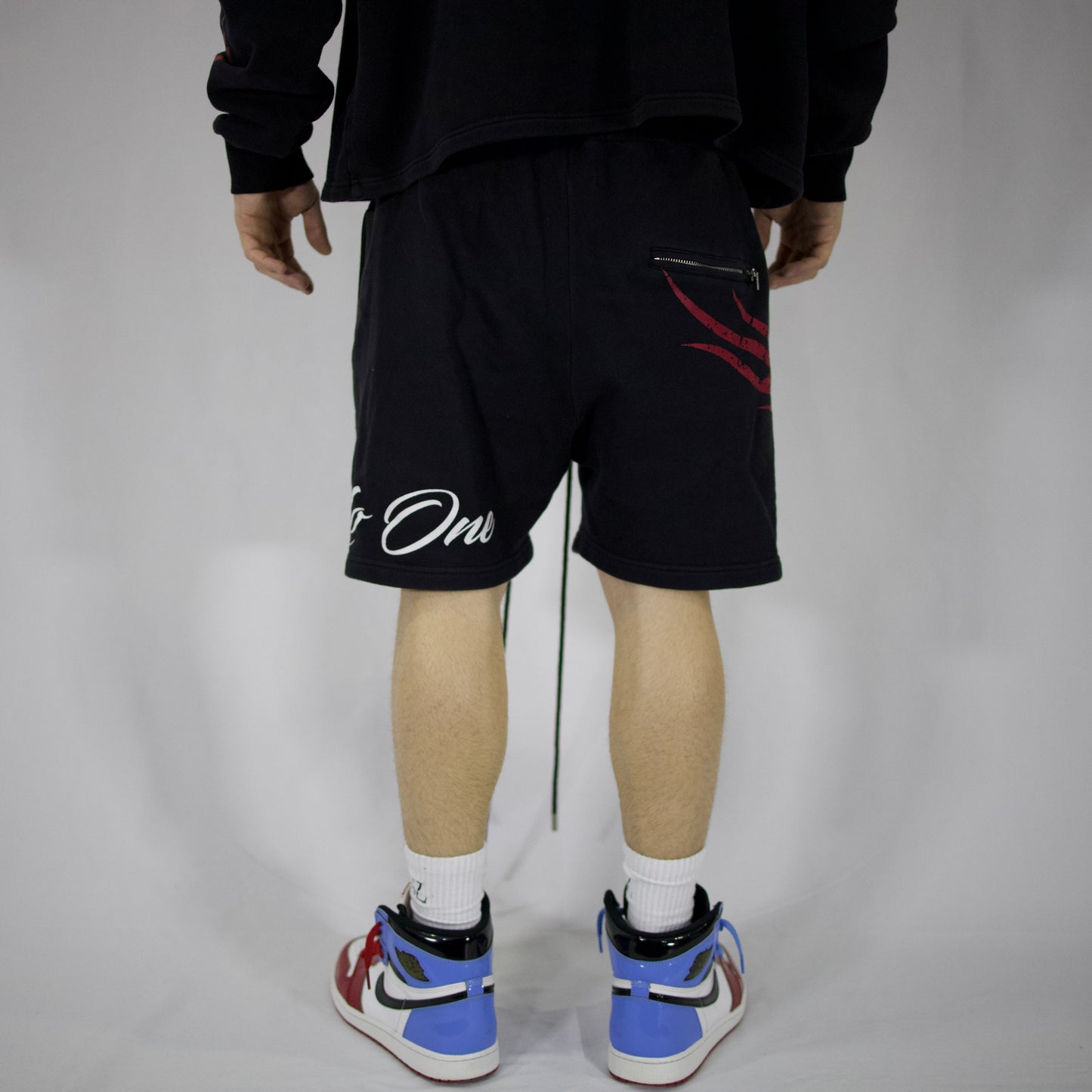 𝓣𝓻𝓾𝓼𝓽 𝓝𝓸 𝓞𝓷𝓮 short