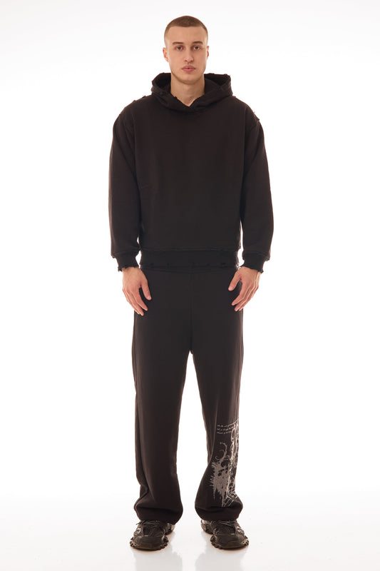 Hanorac Archived Black Hoodie 500gsm, vedere frontală pe model bărbat