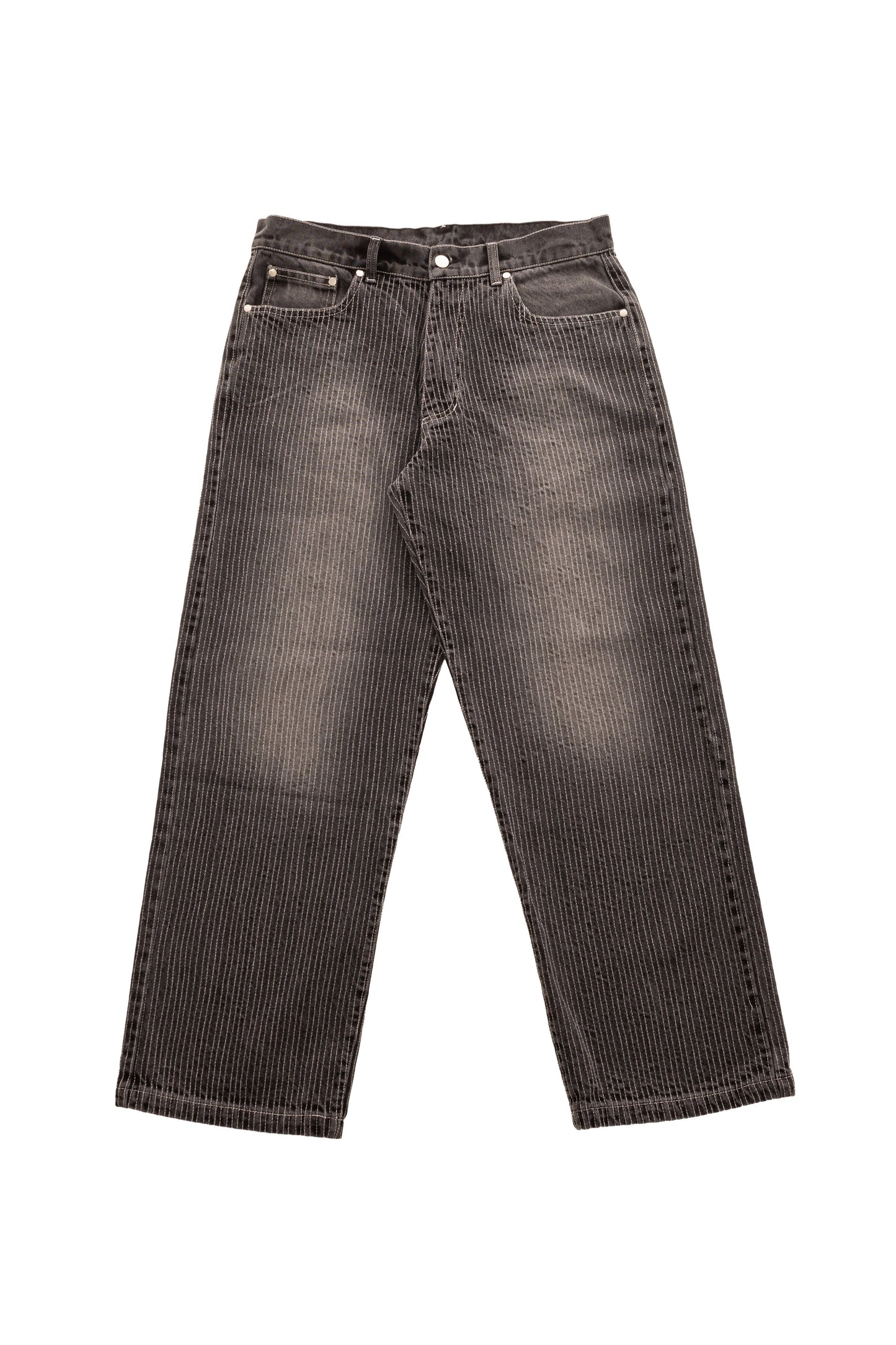 Blugi Axis Denim gri, wide fit, cu tighele verticale albe și fading subtil pe partea frontală.
