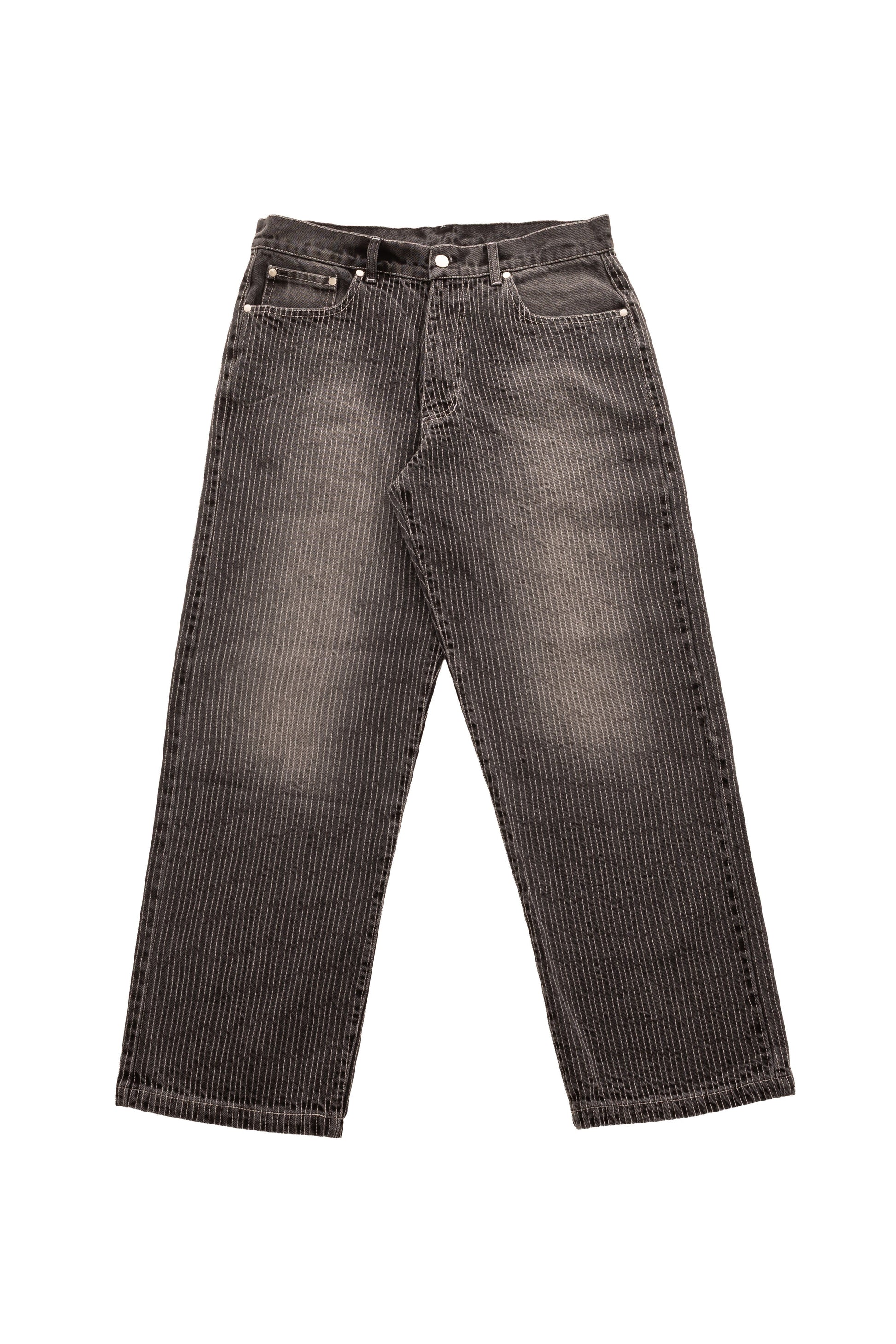 Blugi Axis Denim gri, wide fit, cu tighele verticale albe și fading subtil pe partea frontală.
