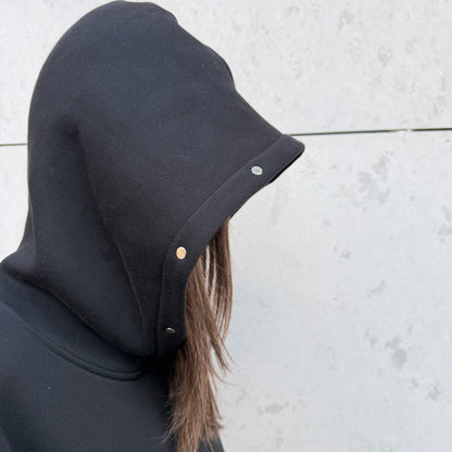 detaliu gluga blackout hoodie negru bumbac 380 gsm