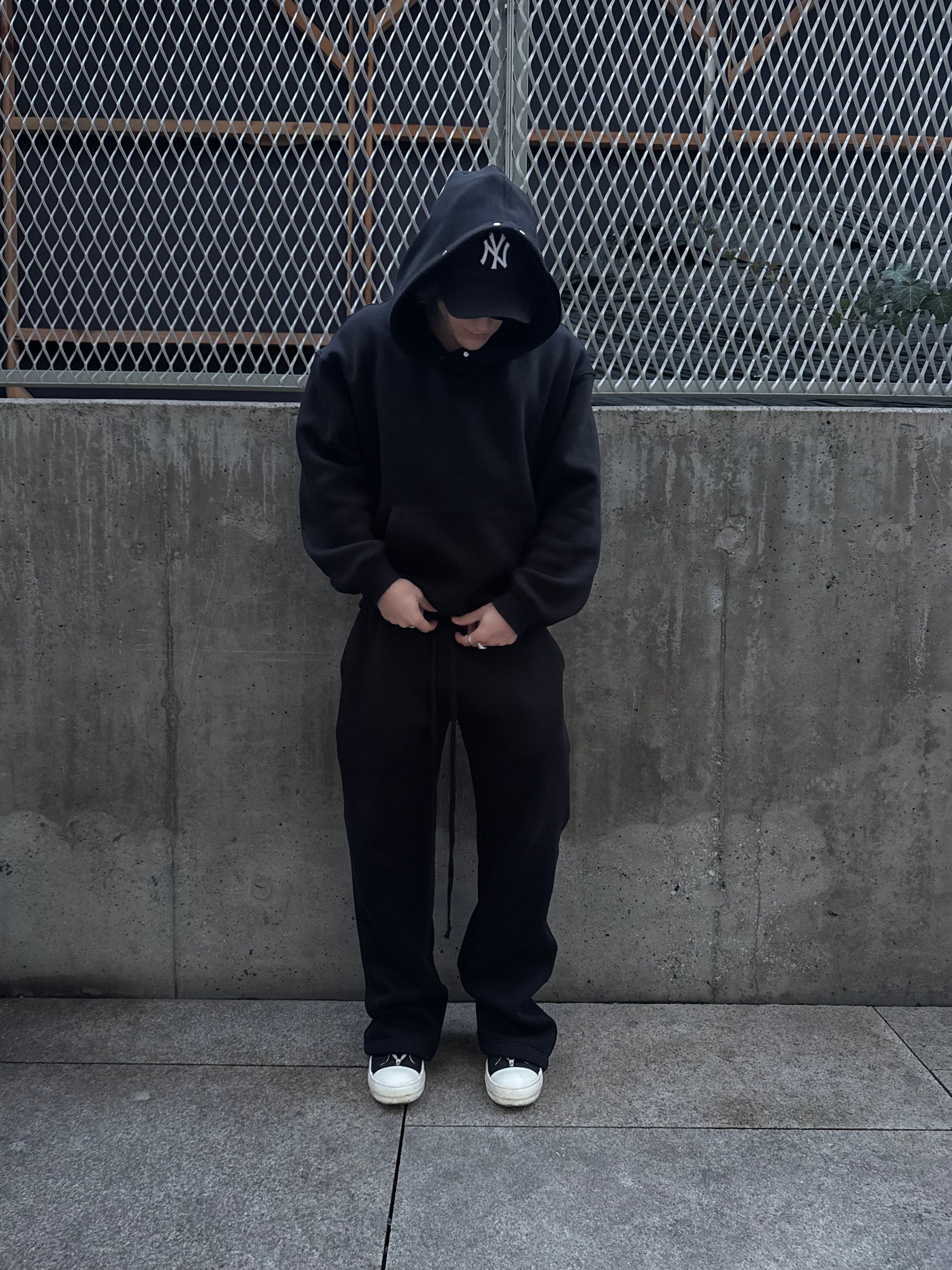 model purtand blackout set hoodie si joggers streetwear