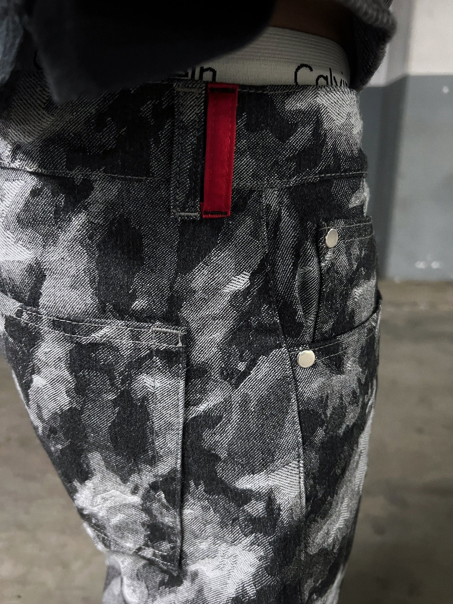 cloud-denim-jacquard-denim-back-pocket-detail-skyweb