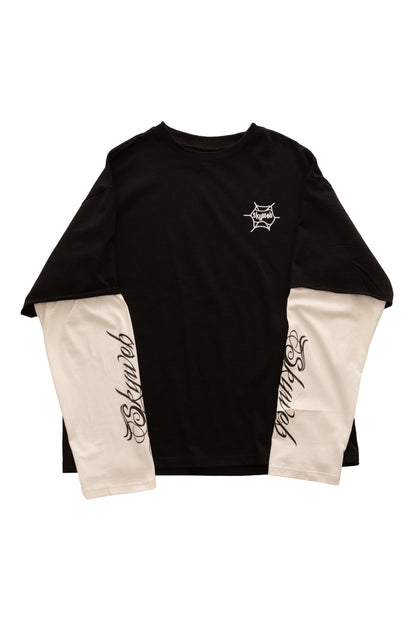 Tricou negru DUAL LONG TEE cu mâneci albe layered și print Skyweb pe piept – vedere față.